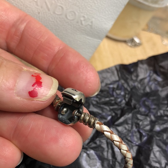 Pandora double leather bracelet - Picture 6 of 10